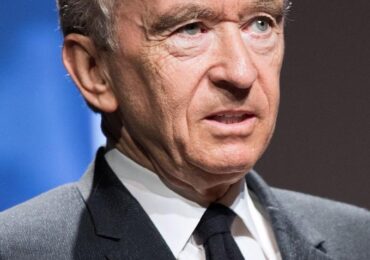 Quem é o bilionário e megainvestidor Bernard Arnault?