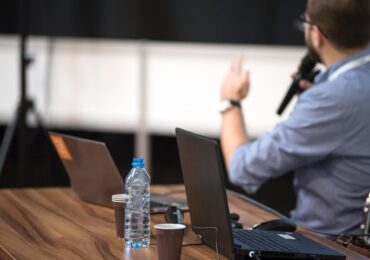 Como montar uma apresentação comercial de sucesso em 7 passos simples