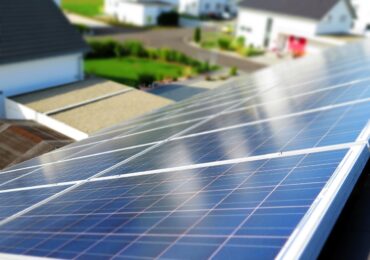 Energia solar atrai investimentos bilionários e cresce 63% no Brasil