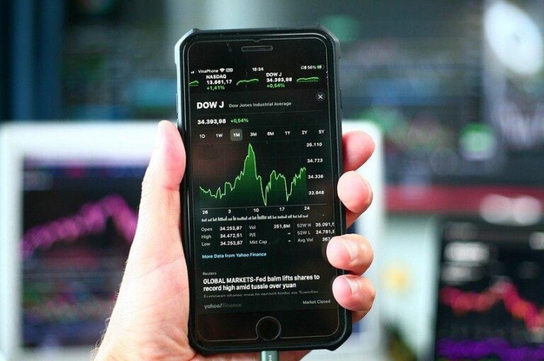 celular, gráficos, como investir na bolsa de valores