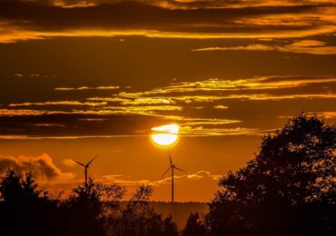 Crescem operações de fusão e aquisição em energia solar e eólica no Brasil