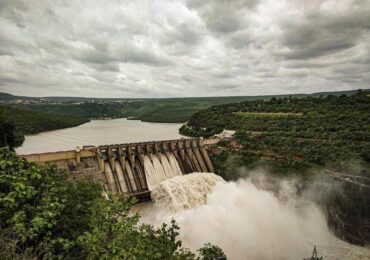 É possível ser dono de uma “mini-Itaipú” e ter renda mensal por várias décadas?